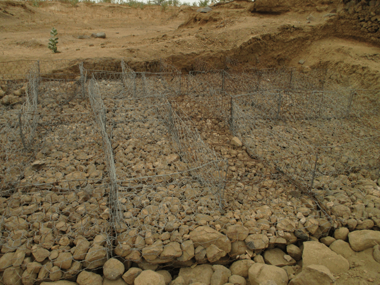 Rehabilitation of a dam in Abeche, Chad that was finance by the the USAID-funded project that was executed by the NGO Africare using Food for Work.